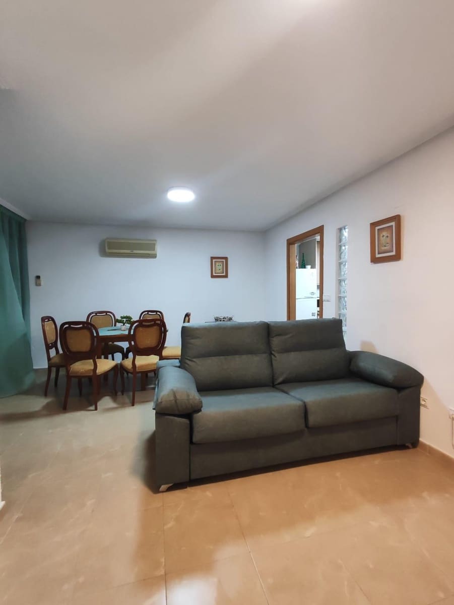 2 bedroom Flat for rent in Guardamar del Segura - € 850 (Ref: 9495370)