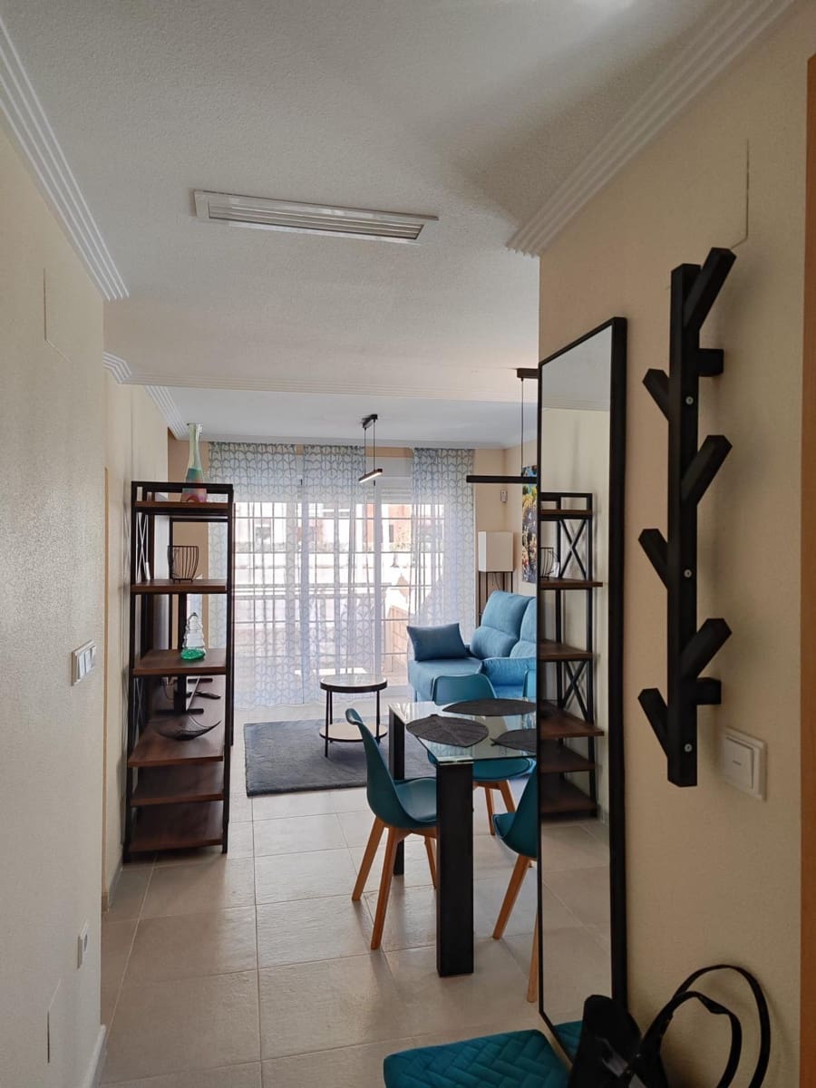 3 bedroom Apartment for rent in Guardamar del Segura with pool - € 1,100 (Ref: 9495371)