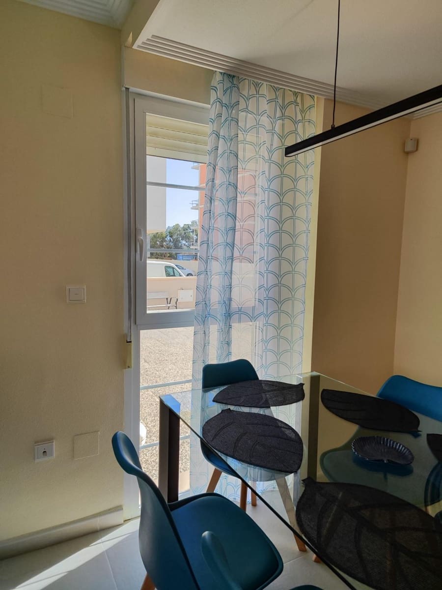 3 bedroom Apartment for rent in Guardamar del Segura with pool - € 1,100 (Ref: 9495371)