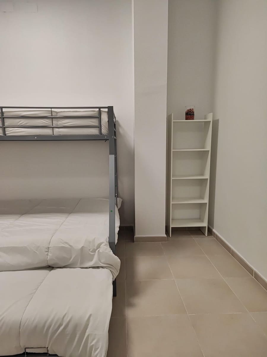 3 bedroom Apartment for rent in Guardamar del Segura with pool - € 1,100 (Ref: 9495371)