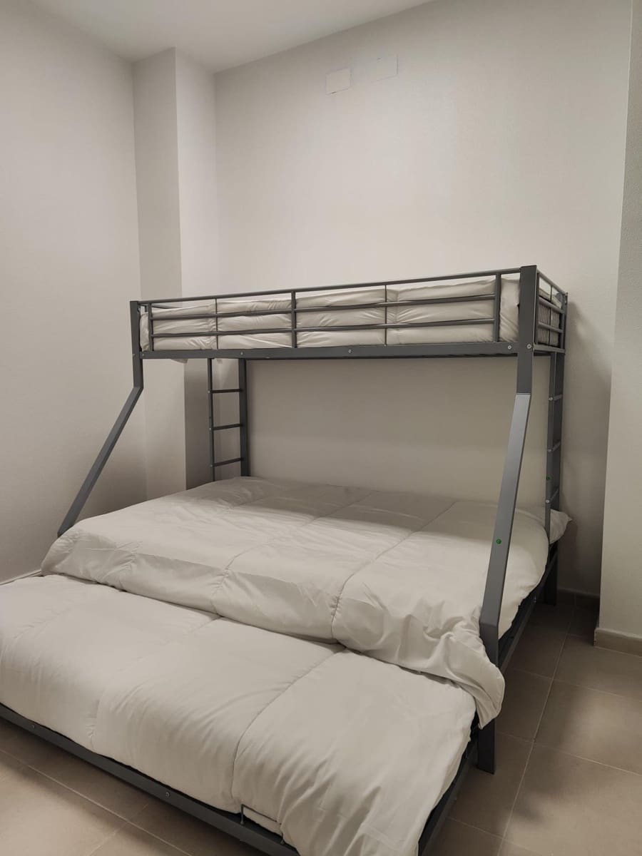 3 bedroom Apartment for rent in Guardamar del Segura with pool - € 1,100 (Ref: 9495371)