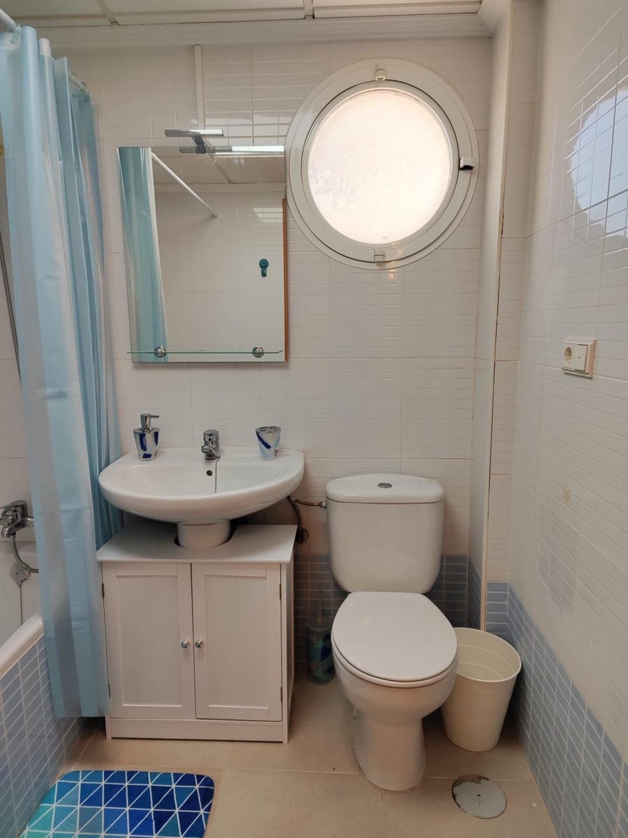 3 bedroom Apartment for rent in Guardamar del Segura with pool - € 1,100 (Ref: 9495371)