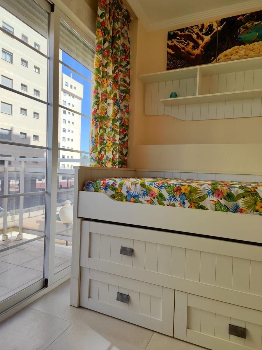 3 bedroom Apartment for rent in Guardamar del Segura with pool - € 1,100 (Ref: 9495371)