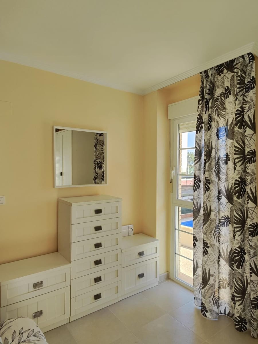 3 bedroom Apartment for rent in Guardamar del Segura with pool - € 1,100 (Ref: 9495371)