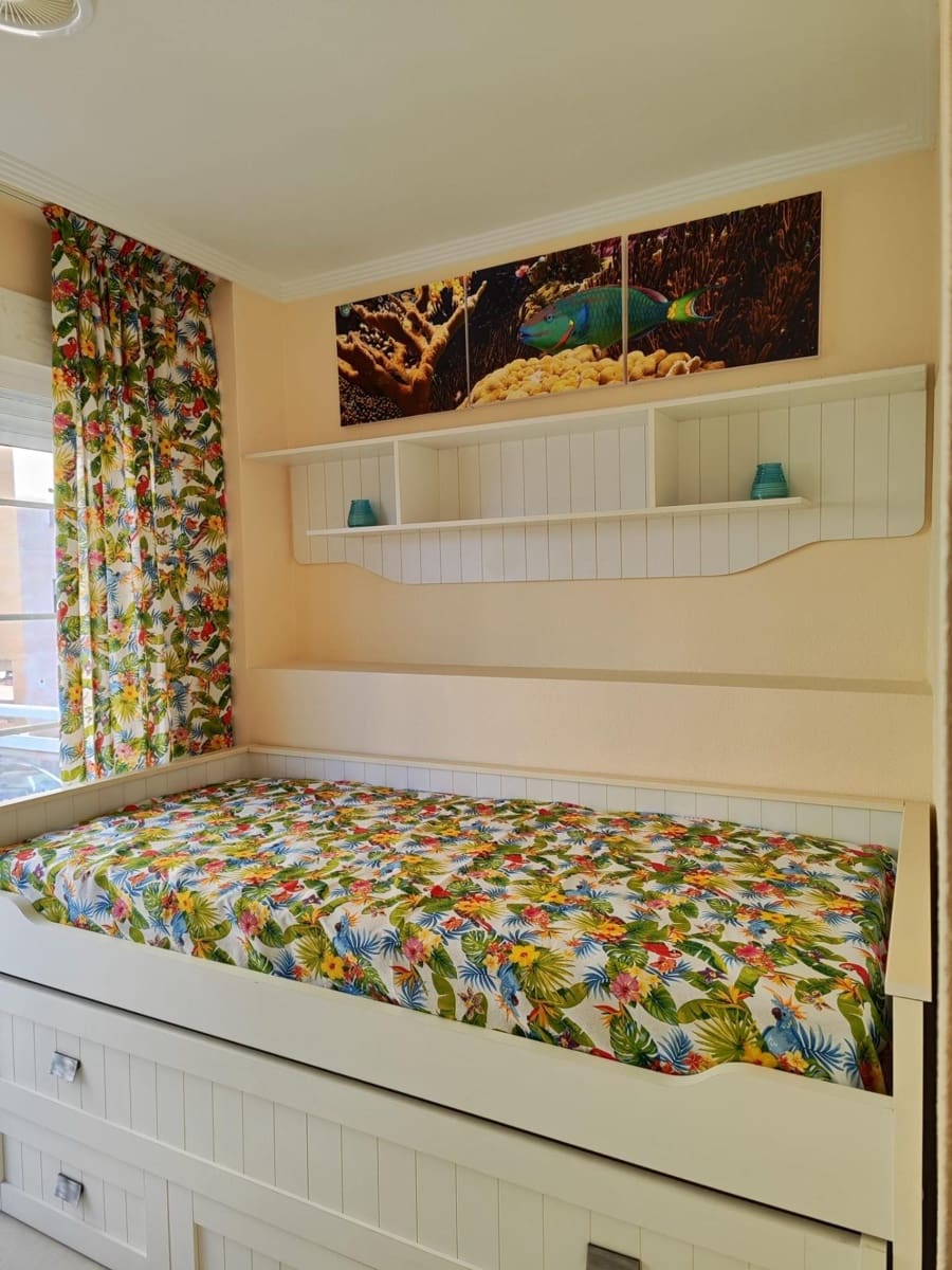 3 bedroom Apartment for rent in Guardamar del Segura with pool - € 1,100 (Ref: 9495371)