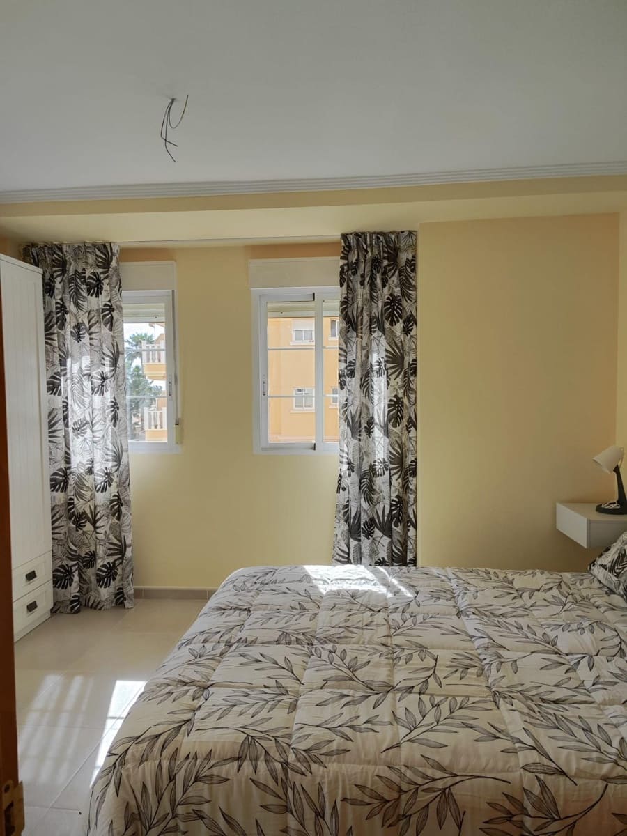 3 bedroom Apartment for rent in Guardamar del Segura with pool - € 1,100 (Ref: 9495371)