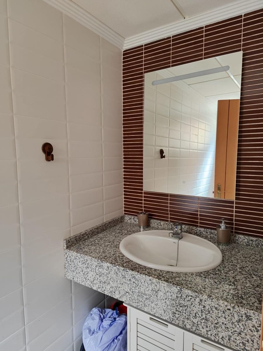 3 bedroom Apartment for rent in Guardamar del Segura with pool - € 1,100 (Ref: 9495371)