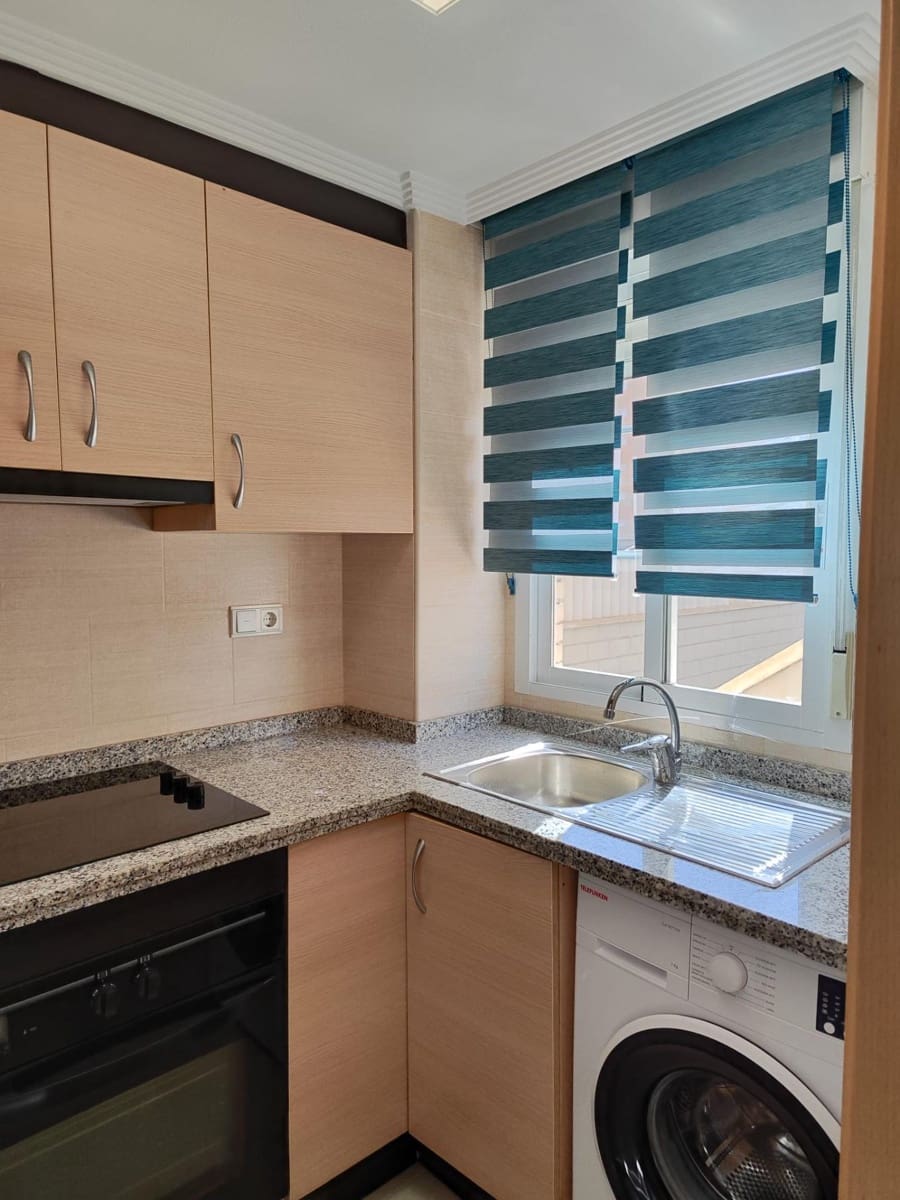 3 bedroom Apartment for rent in Guardamar del Segura with pool - € 1,100 (Ref: 9495371)