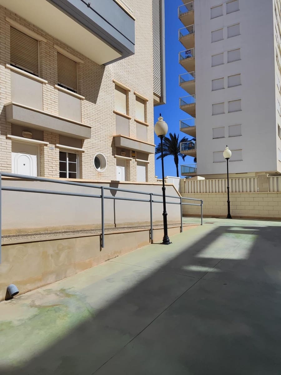 3 bedroom Apartment for rent in Guardamar del Segura with pool - € 1,100 (Ref: 9495371)