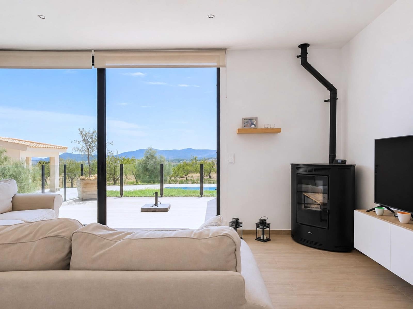 4 soveværelse Villa til salg i Pinoso med swimmingpool - € 639.000 (Ref: 10004677)