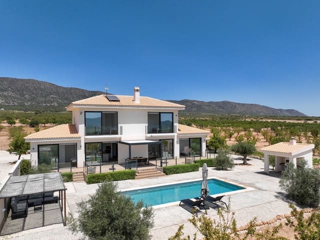 4 soveværelse Villa til salg i Pinoso med swimmingpool - € 639.000 (Ref: 10004677)