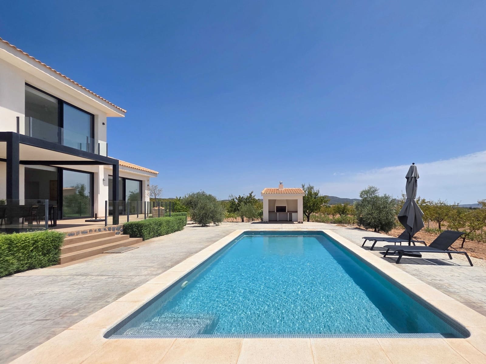 4 soveværelse Villa til salg i Pinoso med swimmingpool - € 639.000 (Ref: 10004677)