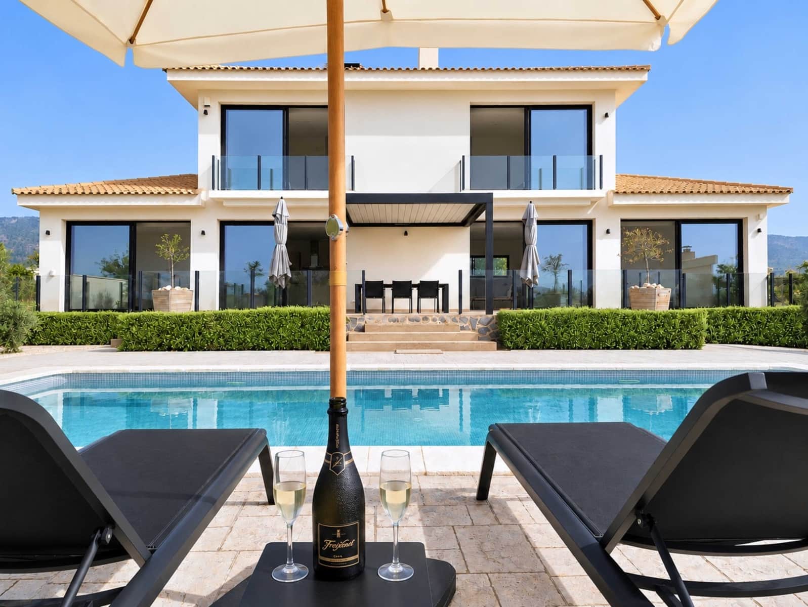4 soveværelse Villa til salg i Pinoso med swimmingpool - € 639.000 (Ref: 10004677)