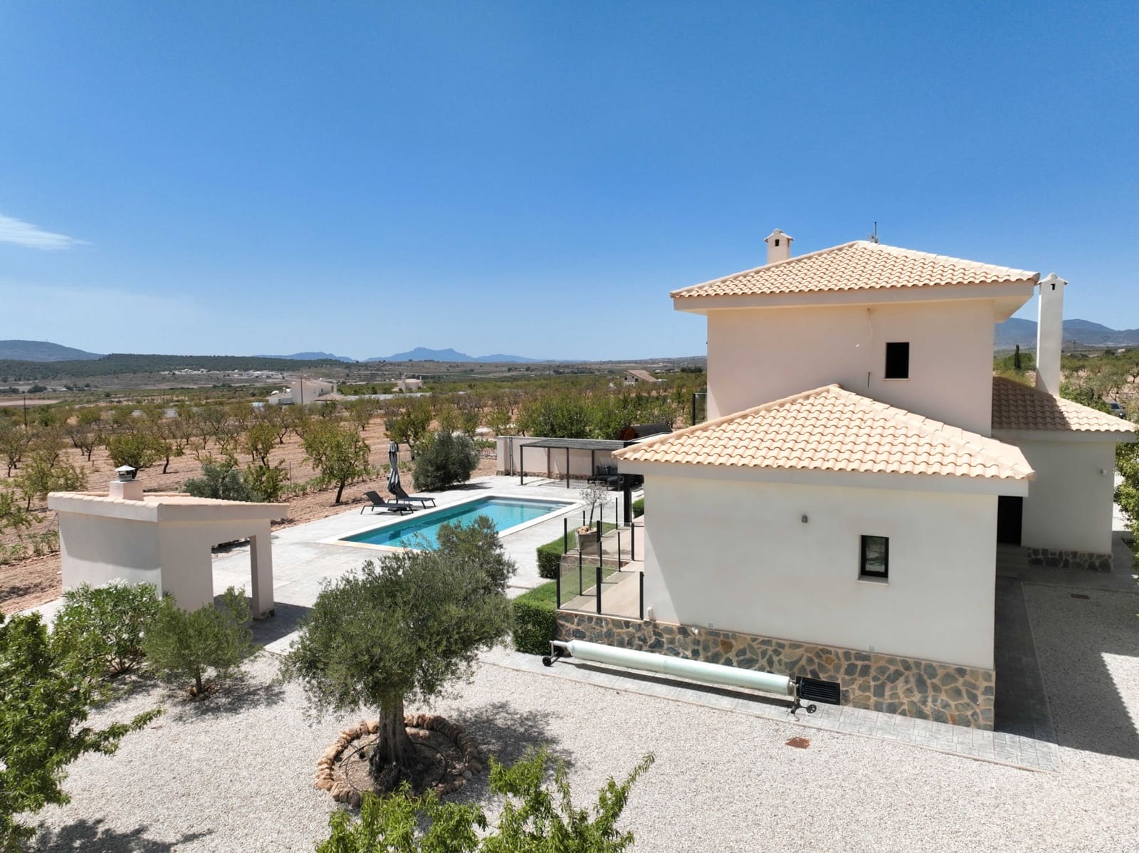 4 soveværelse Villa til salg i Pinoso med swimmingpool - € 639.000 (Ref: 10004677)