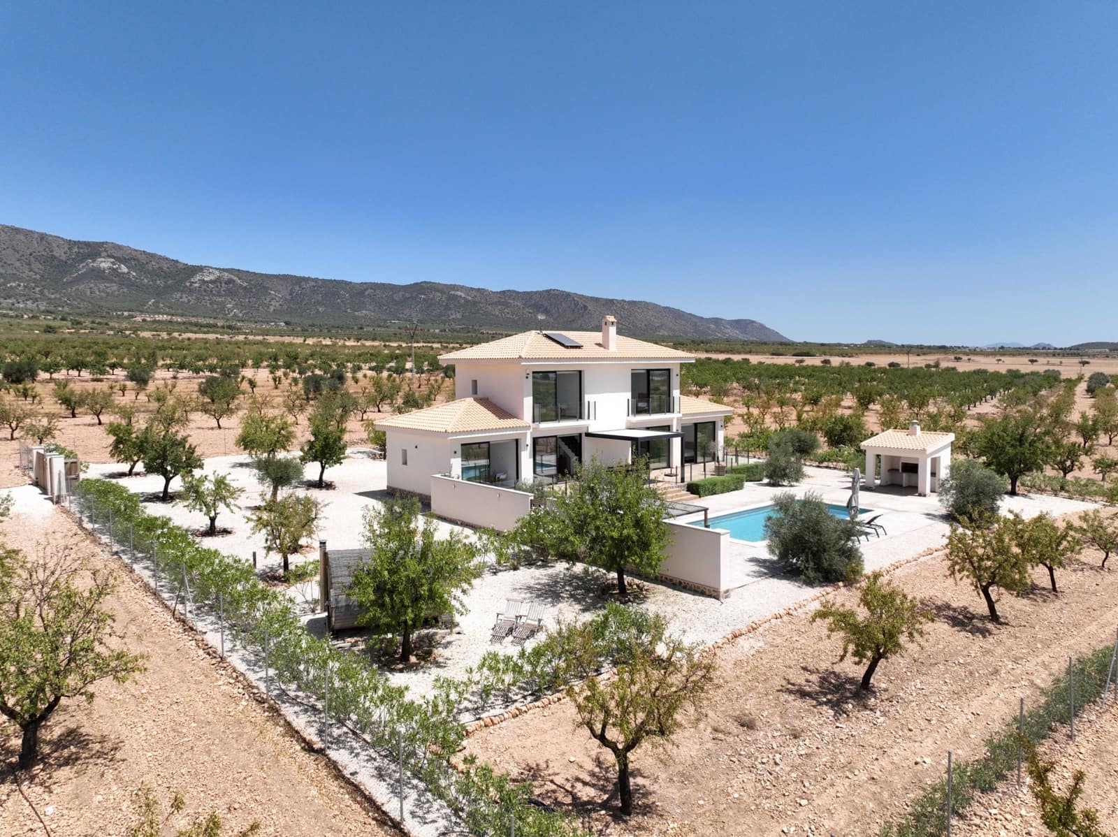 4 soveværelse Villa til salg i Pinoso med swimmingpool - € 639.000 (Ref: 10004677)