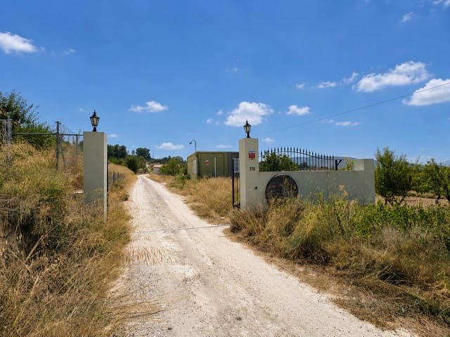 3 soveværelse Villa til salg i Pinoso med swimmingpool garage - € 649.500 (Ref: 10004679)