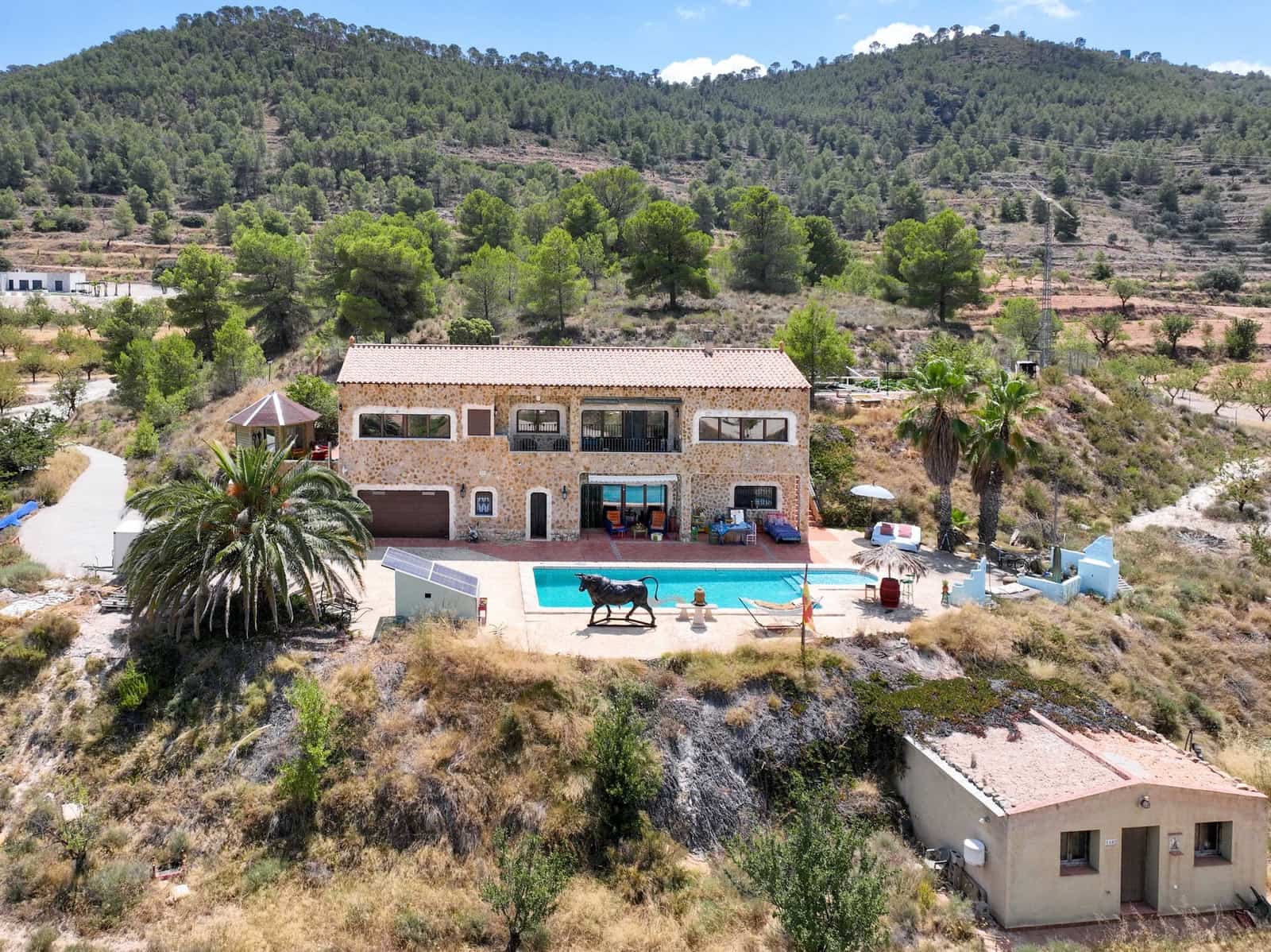 3 soveværelse Villa til salg i Pinoso med swimmingpool garage - € 649.500 (Ref: 10004679)