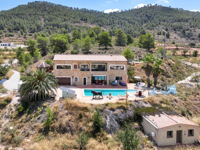 3 soveværelse Villa til salg i Pinoso med swimmingpool garage - € 649.500 (Ref: 10004679)