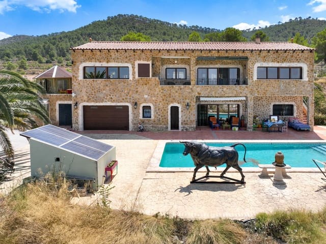 3 soveværelse Villa til salg i Pinoso med swimmingpool garage - € 649.500 (Ref: 10004679)