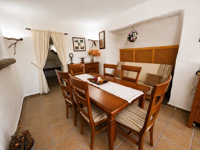 Casa Cueva de 4 habitaciones en Huéscar en venta - 124.950 € (Ref: 10004681)