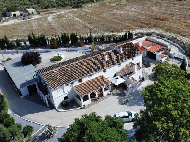 16 soveværelse Finca/Landehus til salg i Caniles med swimmingpool garage - € 995.000 (Ref: 10004682)