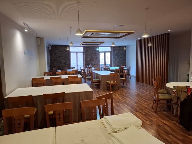 Restaurante/Bar para venda em Pinoso - 350 000 € (Ref: 10012421)