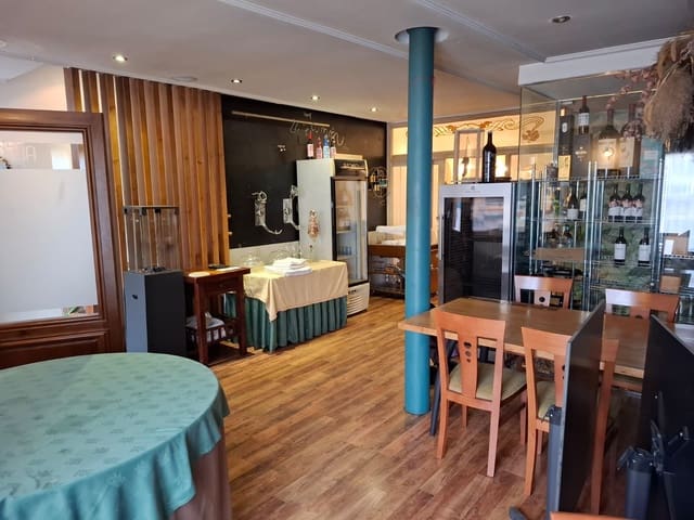 Restaurante/Bar para venda em Pinoso - 350 000 € (Ref: 10012421)