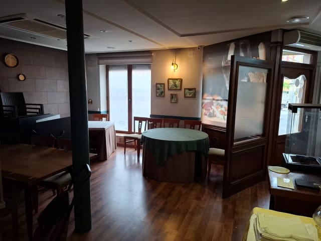 Restaurante/Bar para venda em Pinoso - 350 000 € (Ref: 10012421)