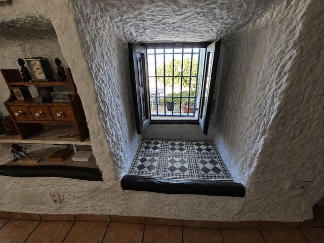 7 makuuhuone Luolatalo myytävänä paikassa Cortes de Baza - 195 000 € (Ref: 10012424)