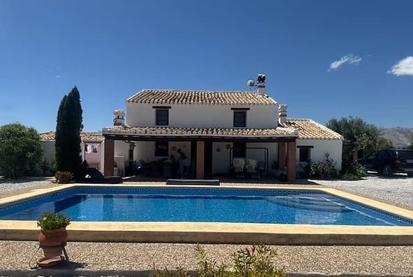 3 bedroom Finca/Country House for sale in Castril with pool garage - € 349,500 (Ref: 10012425)