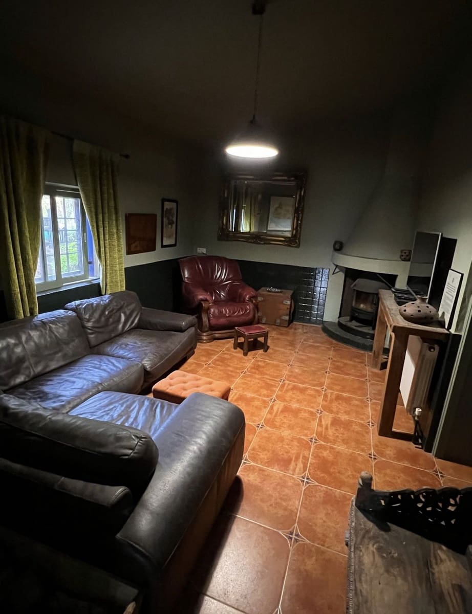 6 makuuhuone Maalaistalo myytävänä paikassa Caniles - 395 000 € (Ref: 10012428)