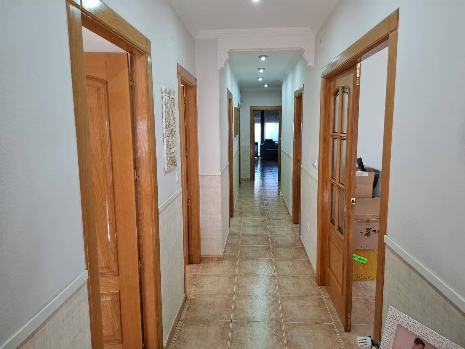 Chalet de 4 habitaciones en Pinoso en venta con garaje - 299.950 € (Ref: 10012430)
