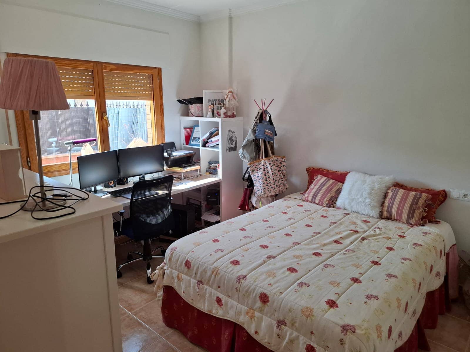 Chalet de 4 habitaciones en Pinoso en venta con garaje - 299.950 € (Ref: 10012430)