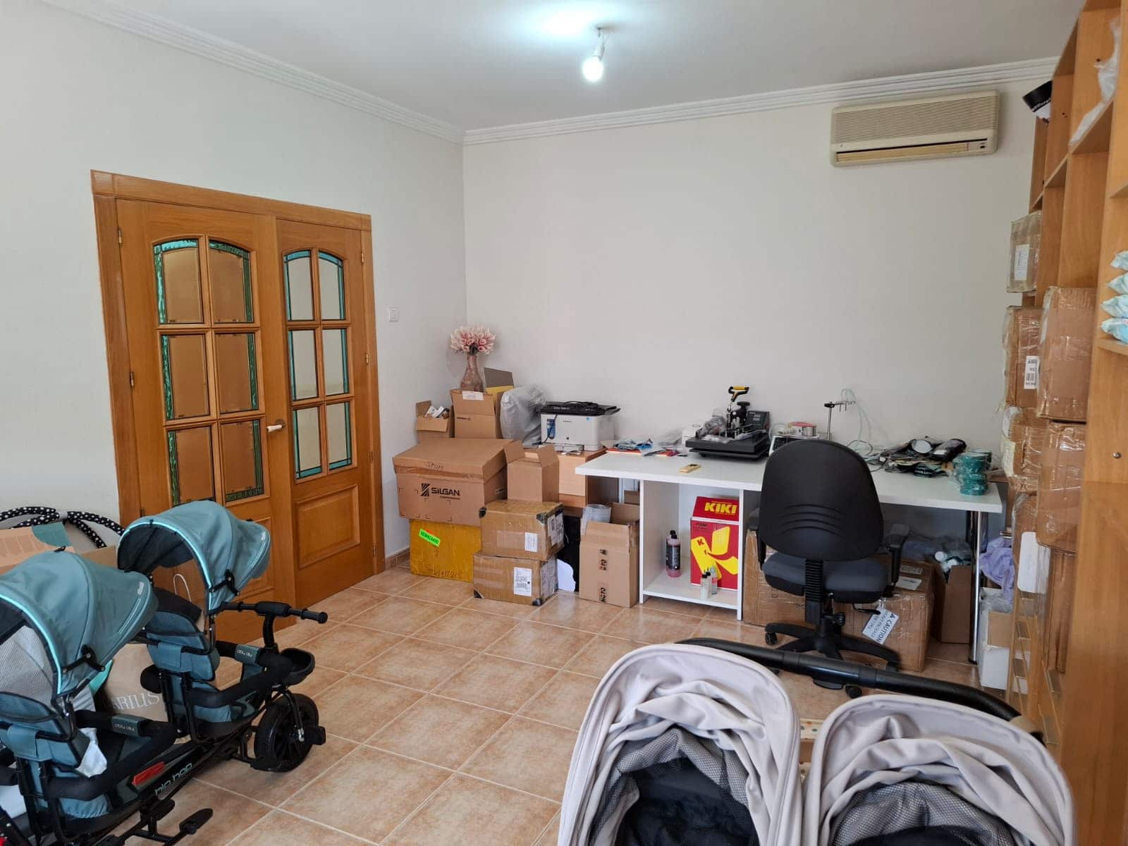 Chalet de 4 habitaciones en Pinoso en venta con garaje - 299.950 € (Ref: 10012430)
