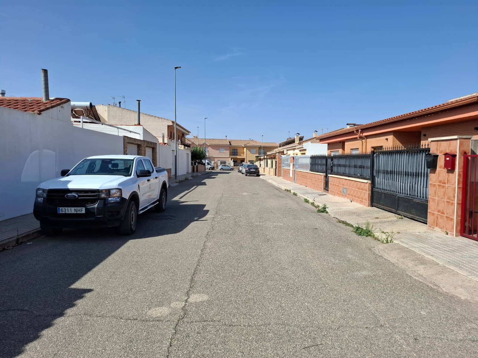 Chalet de 4 habitaciones en Pinoso en venta con garaje - 299.950 € (Ref: 10012430)