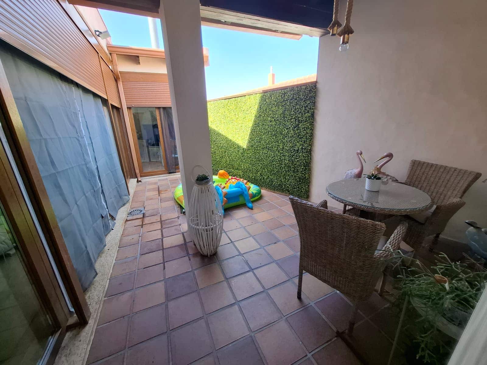 Chalet de 4 habitaciones en Pinoso en venta con garaje - 299.950 € (Ref: 10012430)