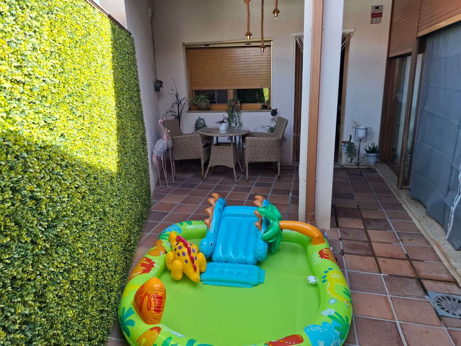Chalet de 4 habitaciones en Pinoso en venta con garaje - 299.950 € (Ref: 10012430)