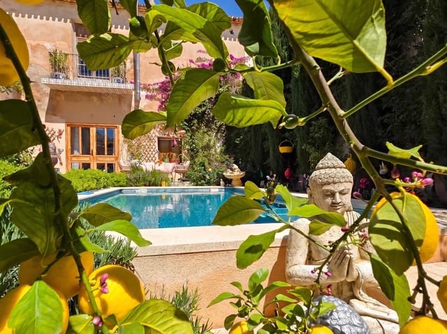 5 Zimmer Hotel zu verkaufen in Pinoso mit Pool - 599.950 € (Ref: 10012431)