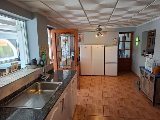 5 bedroom Villa for sale in Las Virtudes, Villena - € 299,950 (Ref: 10012433)