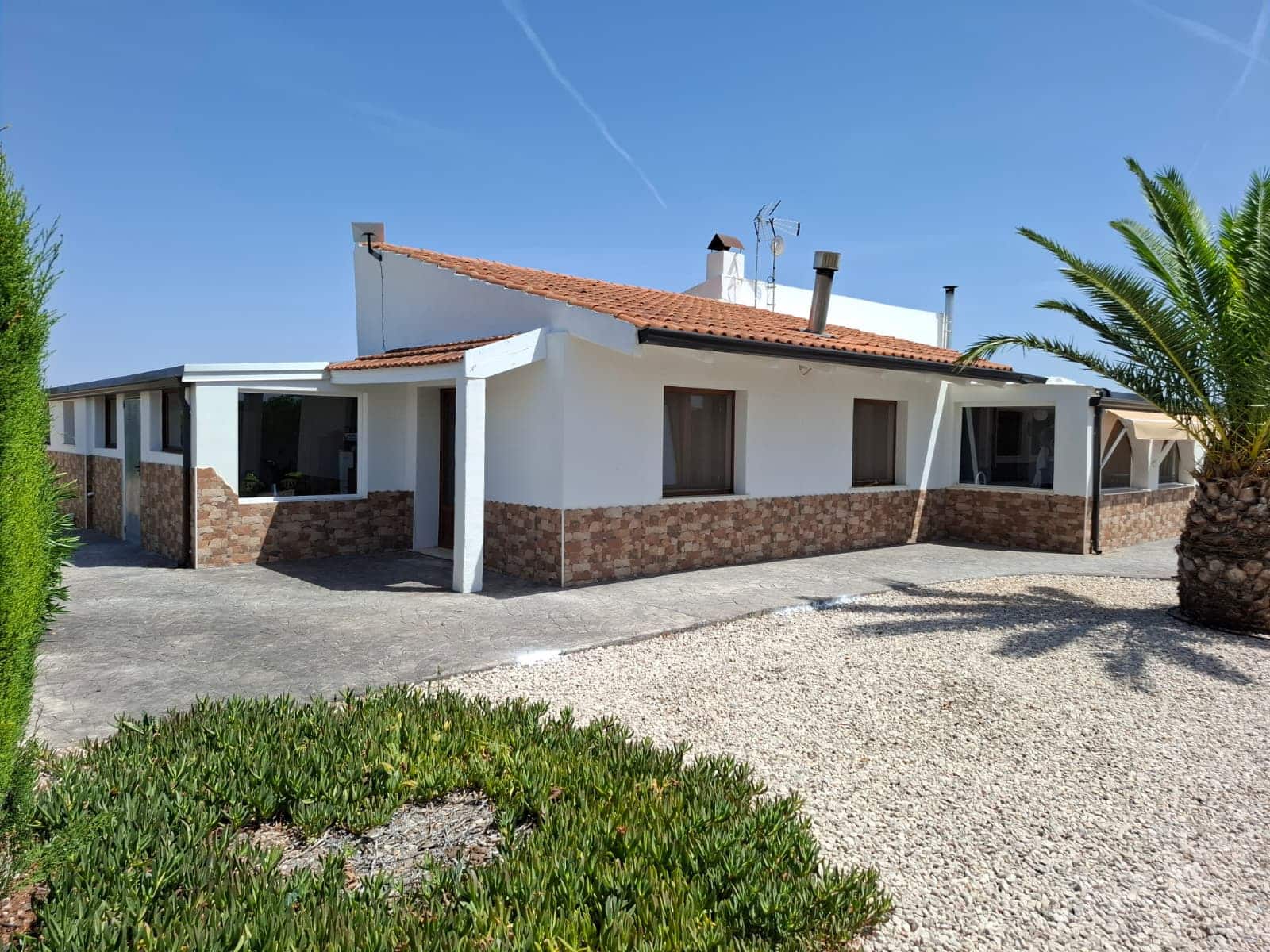 5 bedroom Villa for sale in Las Virtudes - € 299,950 (Ref: 10012433)