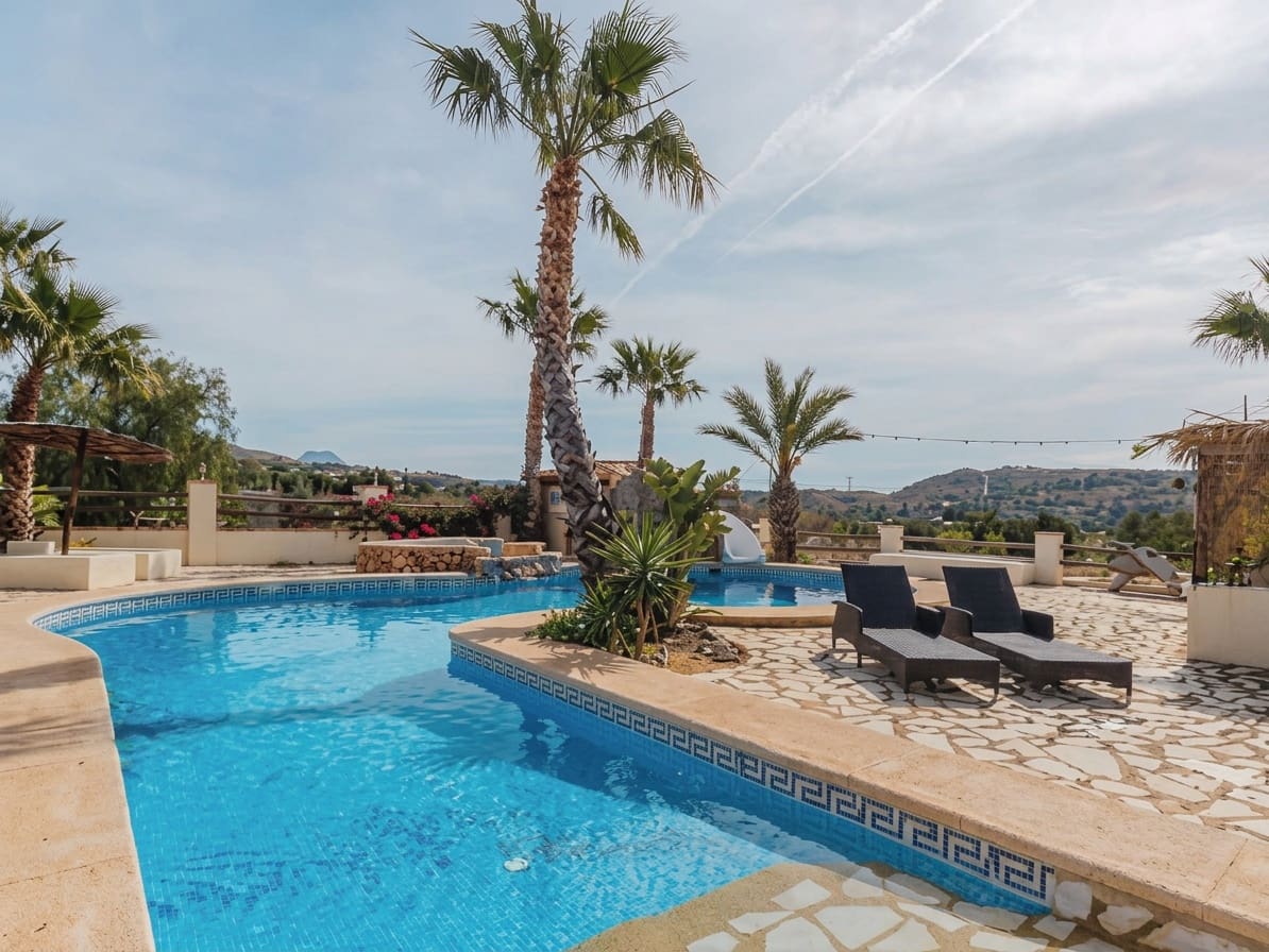 5 bedroom Villa for sale in Aguas de Busot / Aigues - € 1,200,000 (Ref: 10012440)
