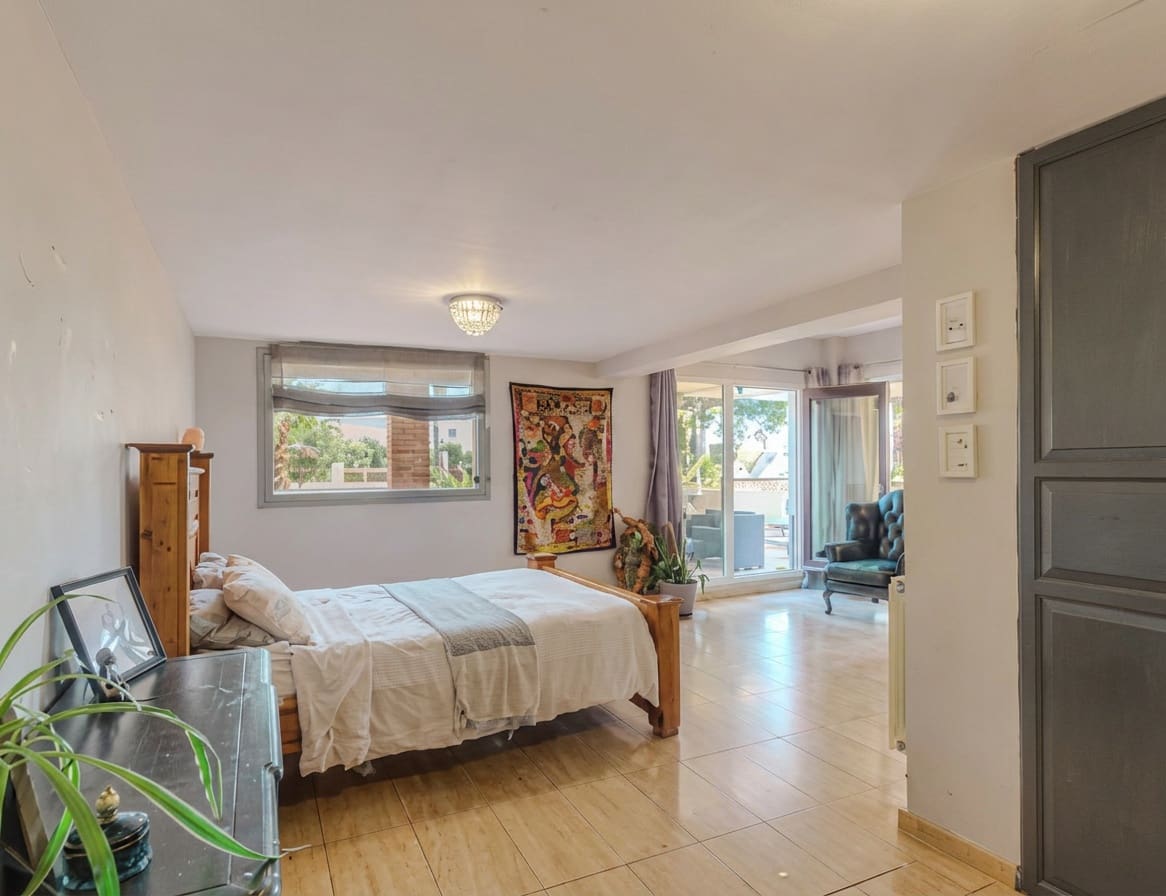 5 bedroom Villa for sale in Aguas de Busot / Aigues - € 1,200,000 (Ref: 10012440)