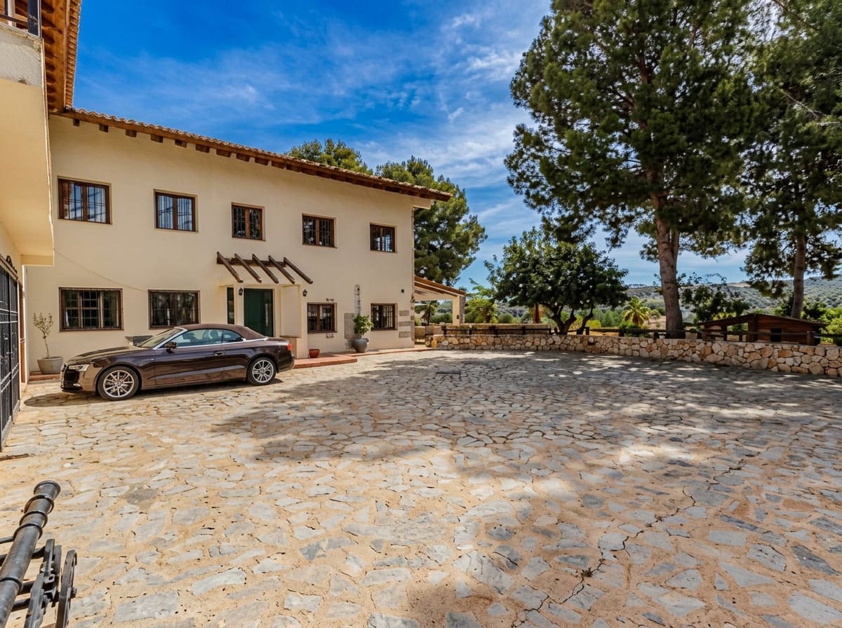 5 bedroom Villa for sale in Aguas de Busot / Aigues - € 1,200,000 (Ref: 10012440)