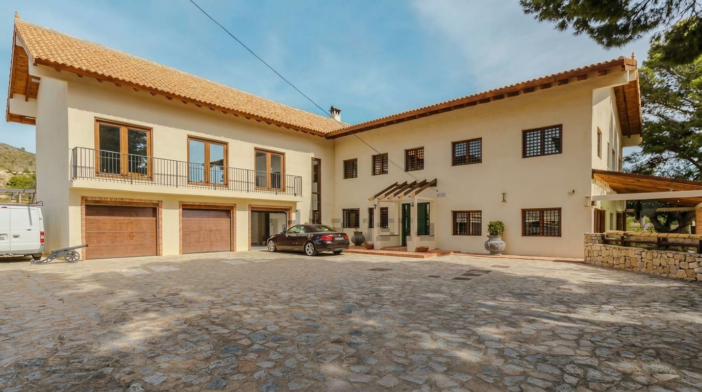 5 bedroom Villa for sale in Aguas de Busot / Aigues - € 1,200,000 (Ref: 10012440)
