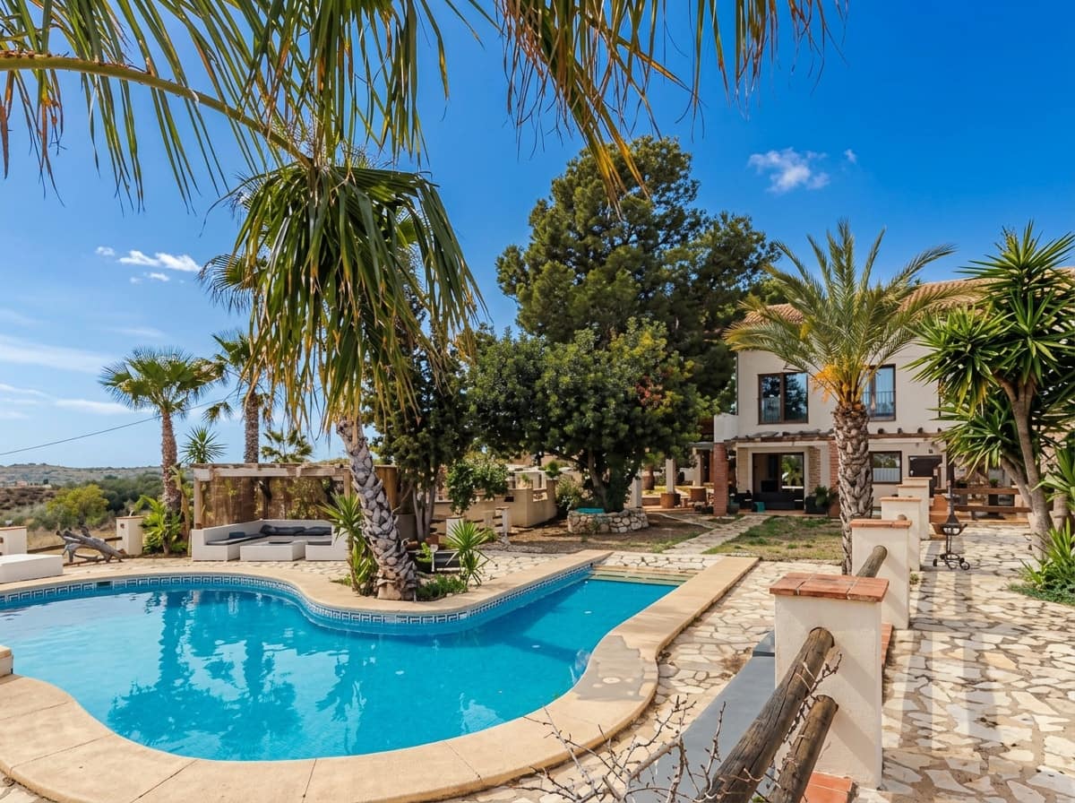 5 bedroom Villa for sale in Aguas de Busot / Aigues - € 1,200,000 (Ref: 10012440)