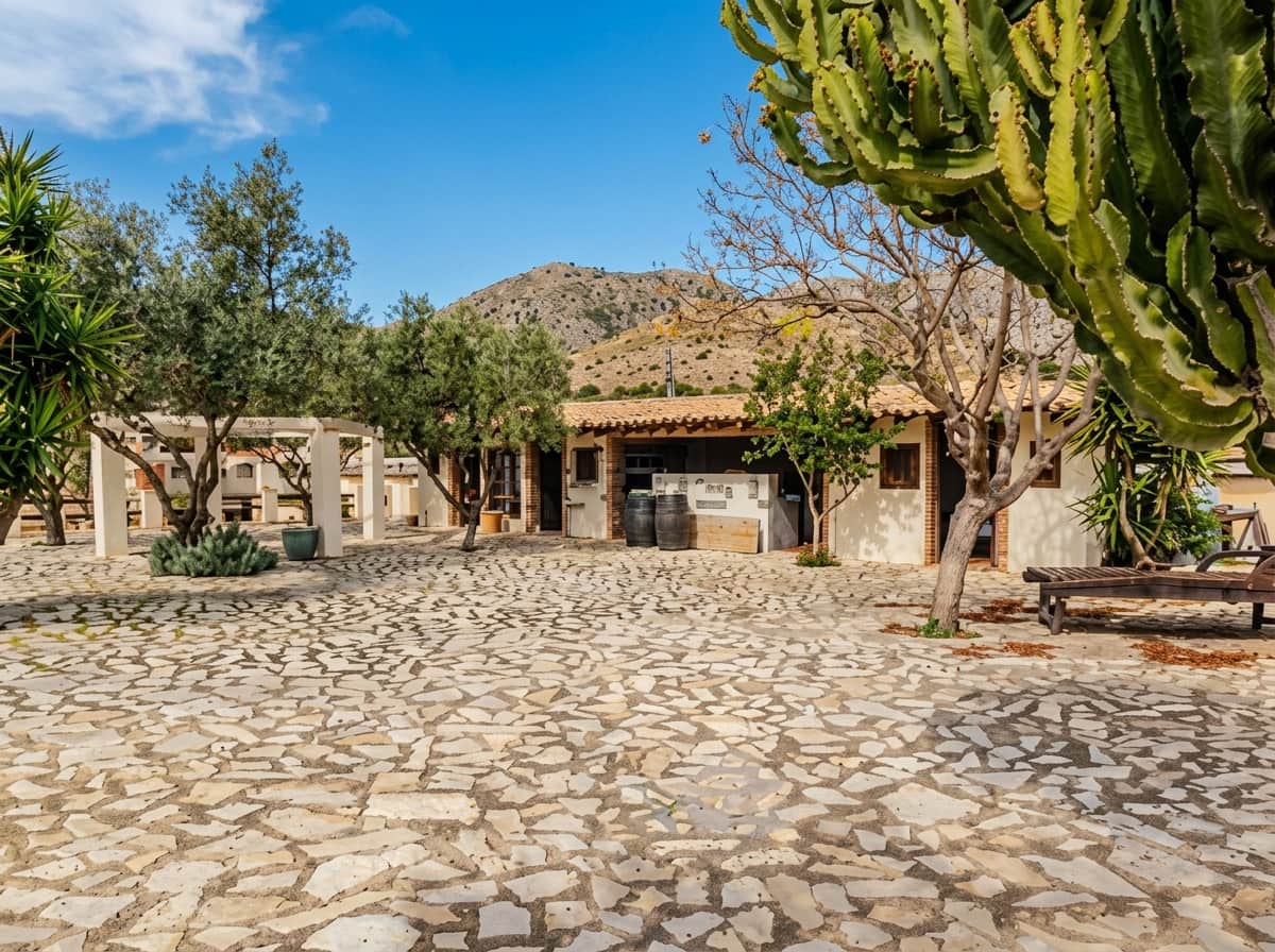 5 bedroom Villa for sale in Aguas de Busot / Aigues - € 1,200,000 (Ref: 10012440)