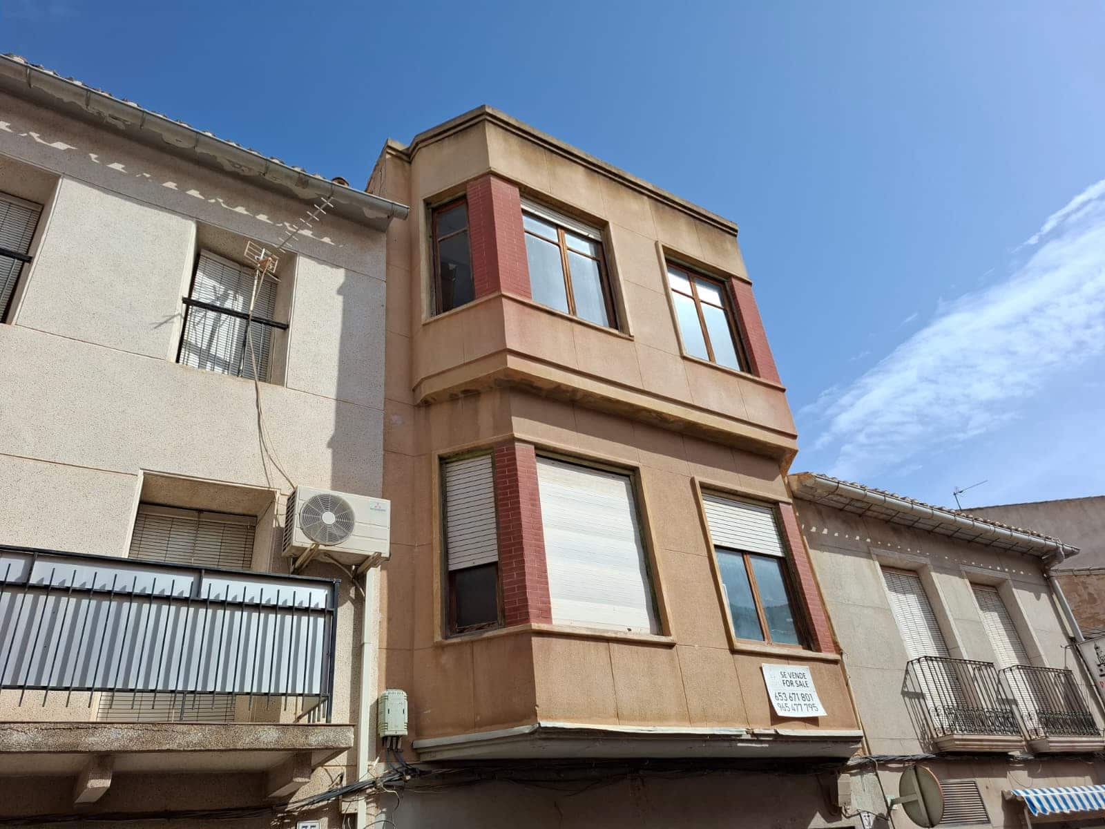 4 sovrum Hus till salu i Pinoso med garage - 75 000 € (Ref: 10012444)