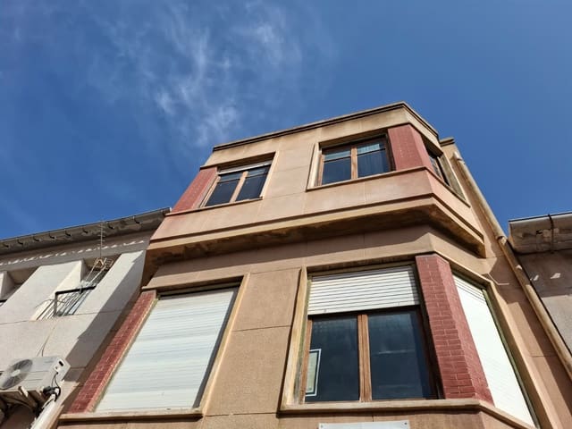 4 sovrum Hus till salu i Pinoso med garage - 75 000 € (Ref: 10012444)