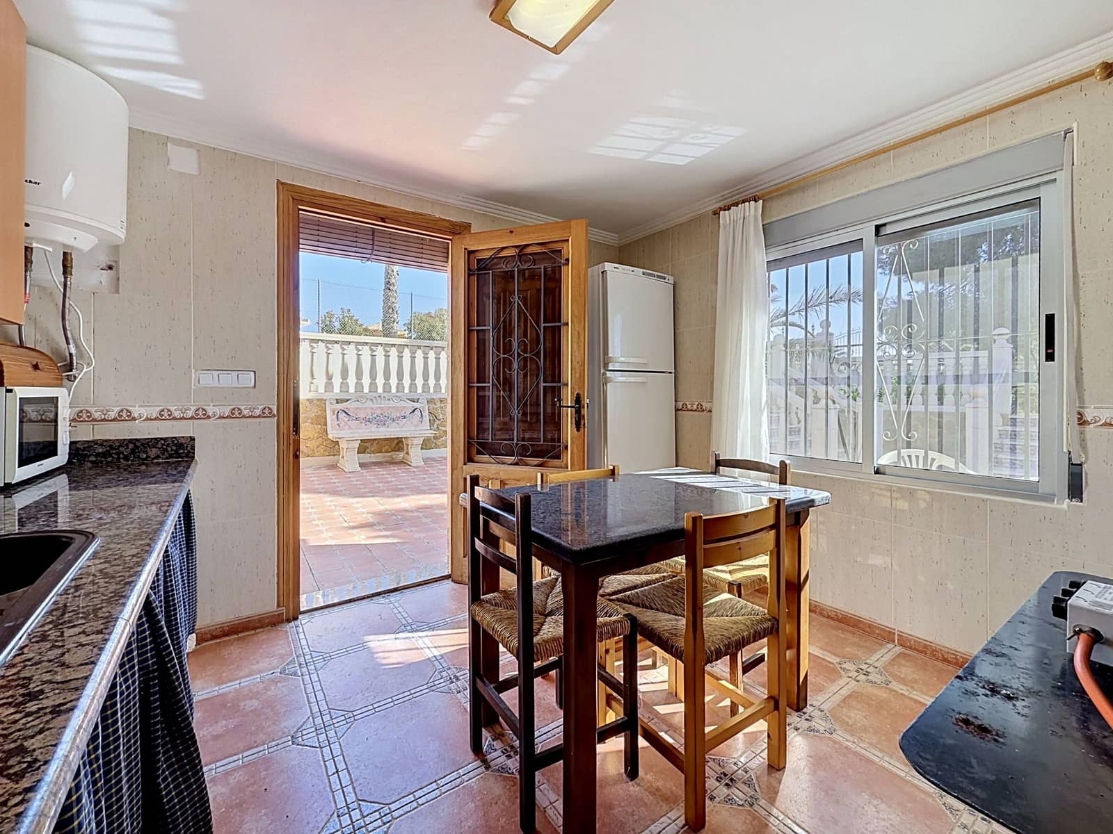 3 soverom Finca/Herregård til salgs i Pinoso - € 184 900 (Ref: 10012445)