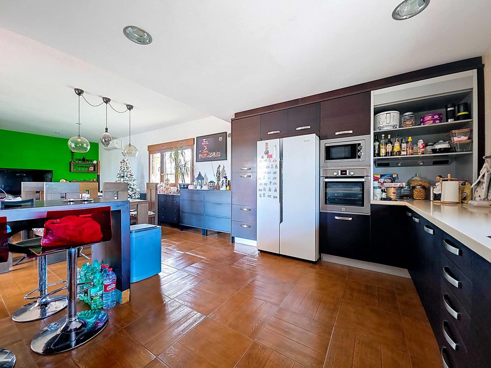 Chalet de 4 habitaciones en Pinoso en venta con piscina - 399.995 € (Ref: 10012446)